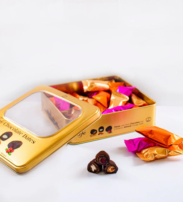 Dadlar täckt med choklad - olika smaker